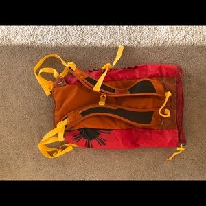 Cotopaxi Luzon 18L day pack - red/Orange/yellow